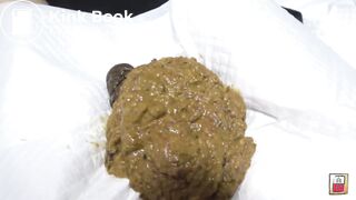 Japanese Girl Pooping