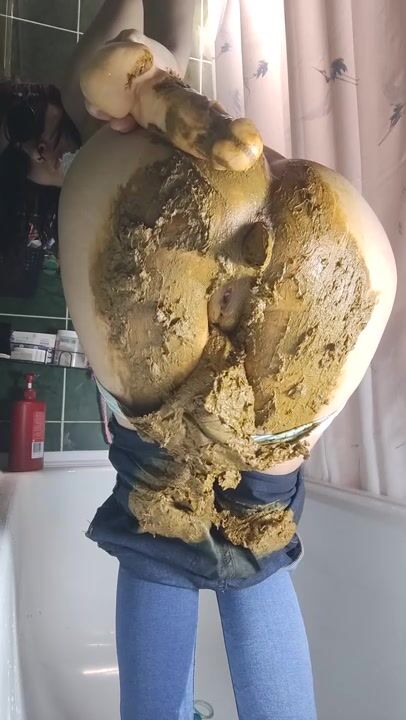 p00girl - Poop In Skinny Jeans And Panties