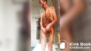 me prisoner covered by my own shit