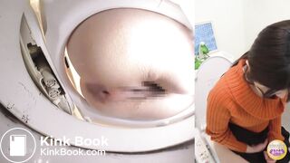 Japanese Girl Pooping