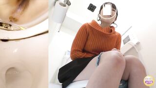 Japanese Girl Pooping