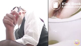 Japanese Girl Pooping