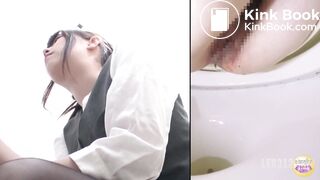 Japanese Girl Pooping
