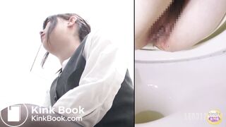 Japanese Girl Pooping
